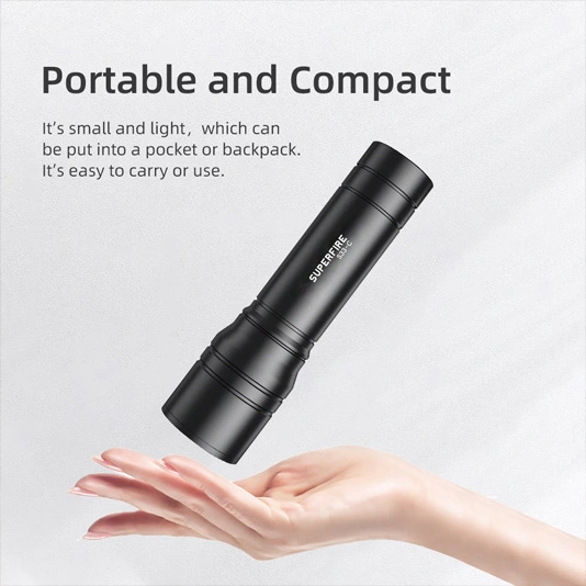 SUPERFIRE S33-C Lampe de poche tactique lumineuse de 209 Lumens