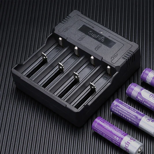 SUPERFIRE AC46 Batterie Chargeur USB 18650