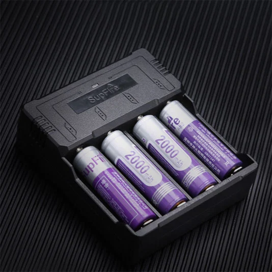 SUPERFIRE AC46 Batterie Chargeur USB 18650