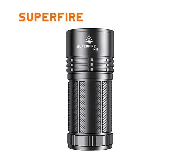 SUPERFIRE M19 Zoomable longue portée lampe de poche